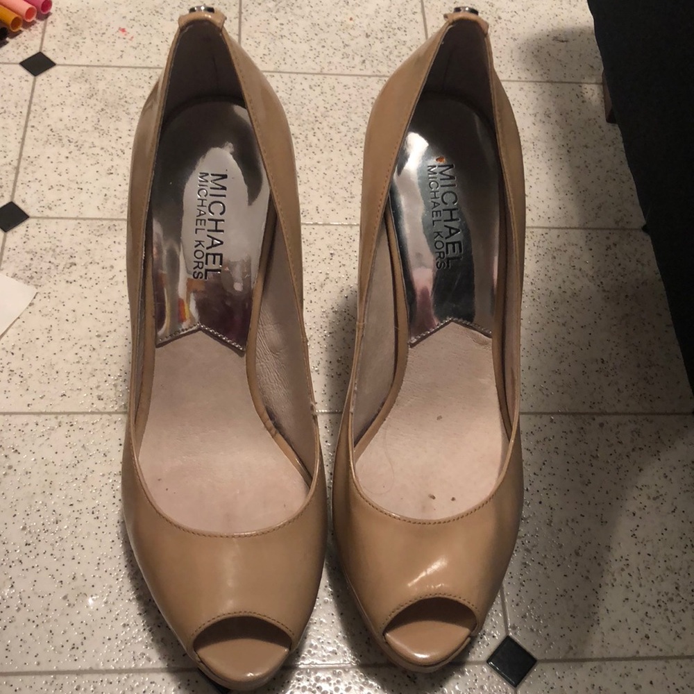 michael kors heels!!